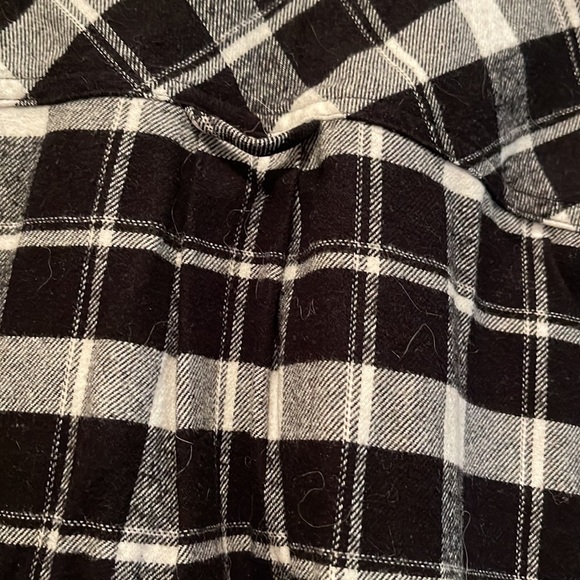 100% Cotton flannel shirt. Black and white. - Picture 5 of 9